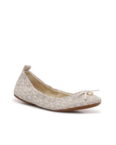 flat Michael Kors wanita